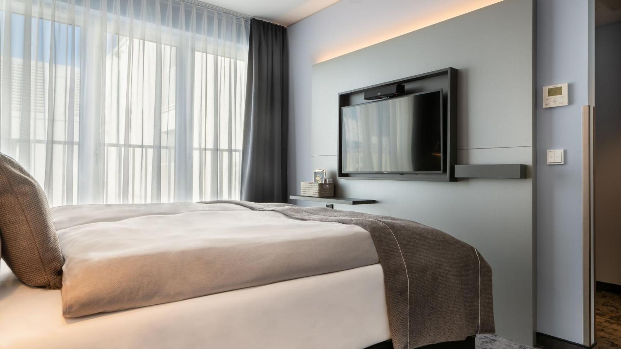 - The Niu, Charly Frankfurt By Ihg